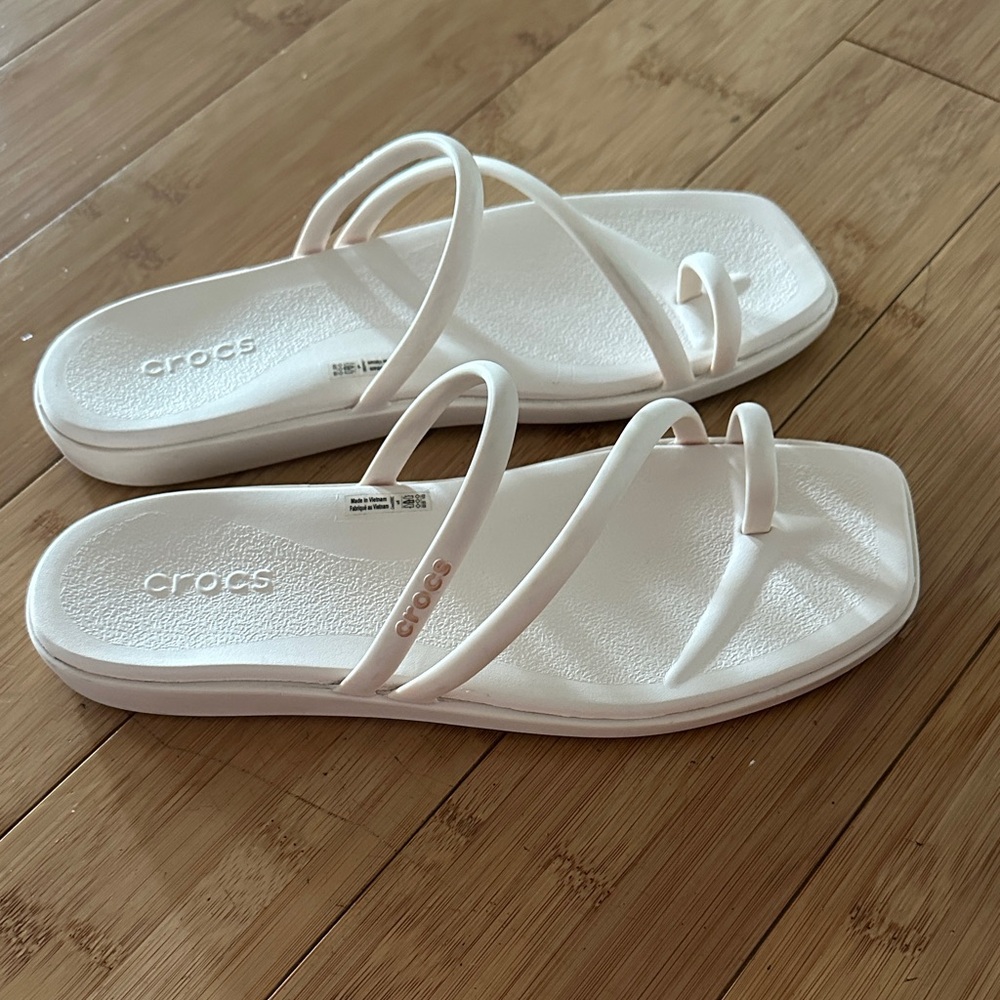 CROCS Women's Cream Sandals